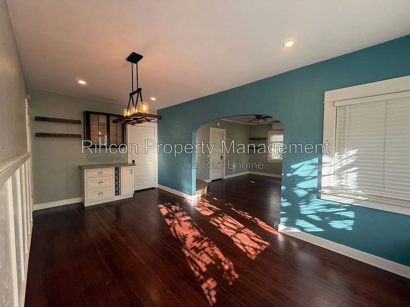 3 bed, 2.5 bath, 1424 sqft, $3,800 — Photo 2