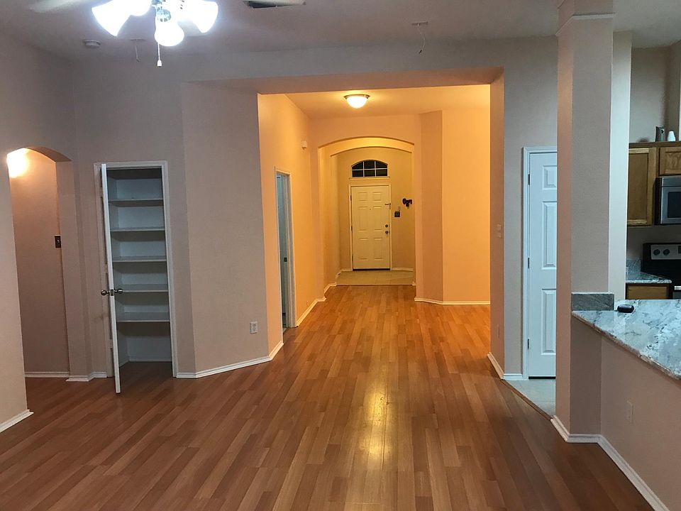 2nd image of 13249 Fieldstone Rd