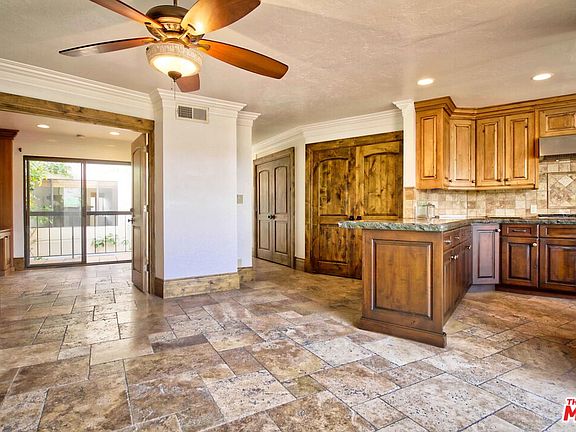 5th image of 6504 Dume Dr
