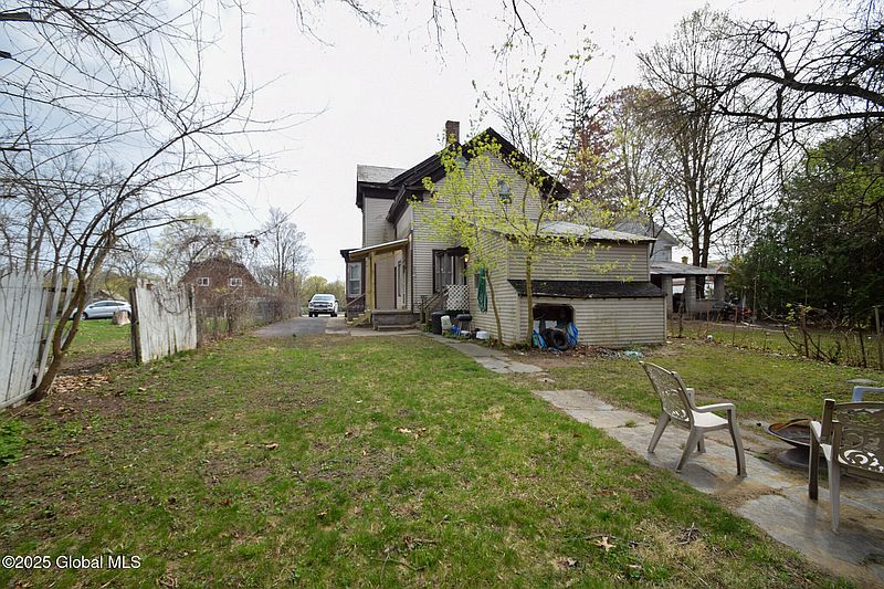 5th image of 10 Riverside Drive