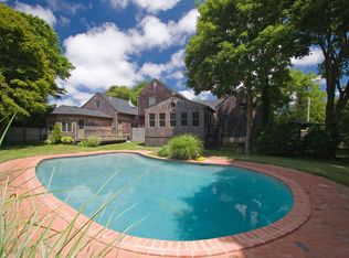 227 N Main St, Southampton, NY 11968