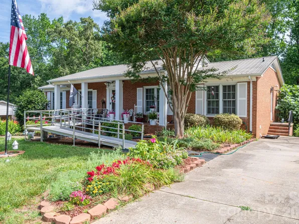 818 Hill St, Shelby, NC 28152