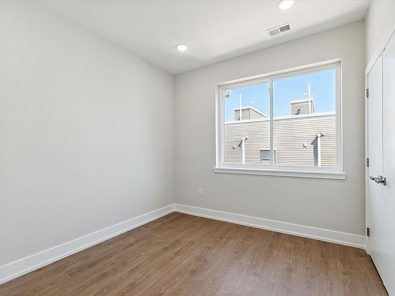 2nd image of 723 N 35th St Unit 203