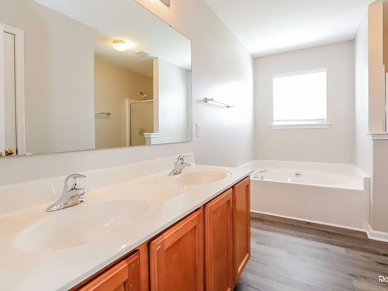 10202 Hawkeye Dr — Photo 7