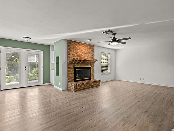 4th image of 2831 Peppermill Run