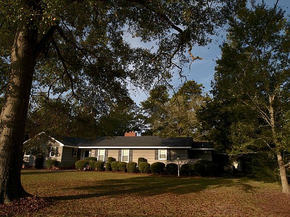 2nd image of 1105 Woodland Drive