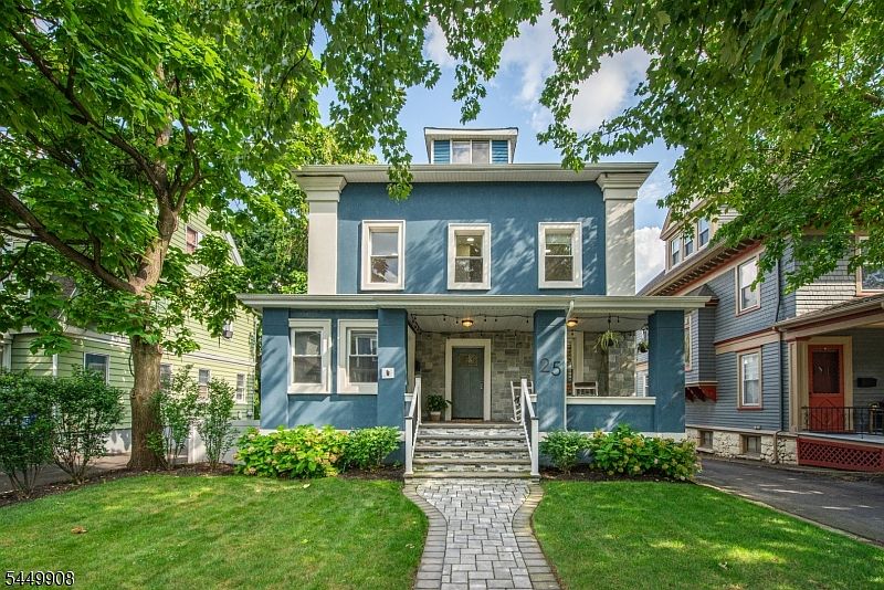 1st image of 25 Cloverhill Pl