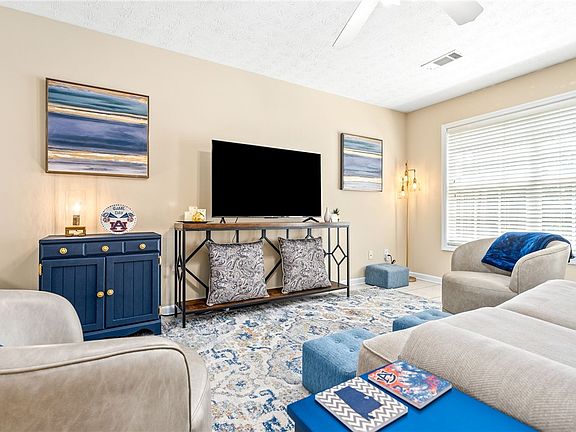 4th image of 1477 N Donahue Dr APT 3806