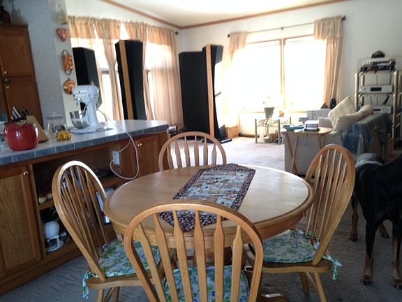 Breakfast/family room