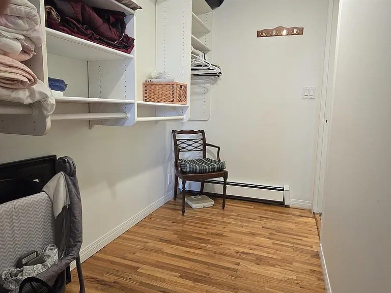 638 Elstree Pl — Photo 12
