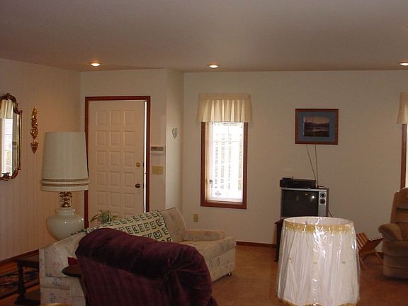 5th image of 84 W Whidbey Ave