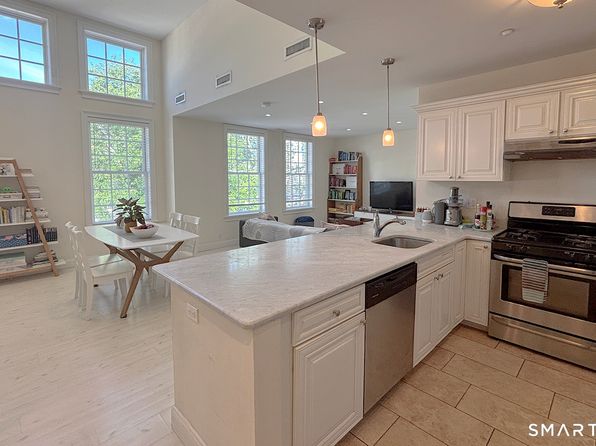 1015 Boston Post Rd #202