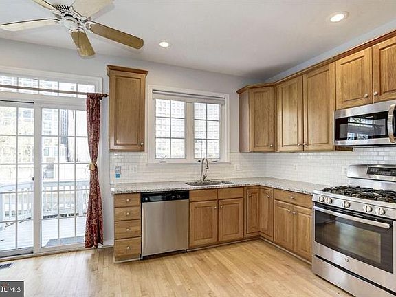 5th image of 807 Capitol Square Pl SW