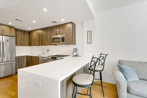 Rented by Modern Spaces | media 11