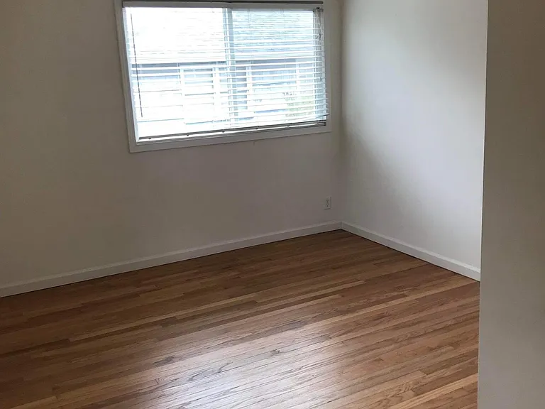 6706 SE 69th Ave — Photo 11