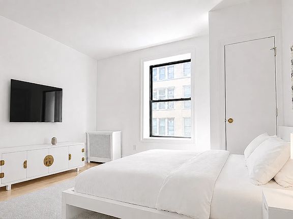 3rd image of 209 W 97th St APT 3C