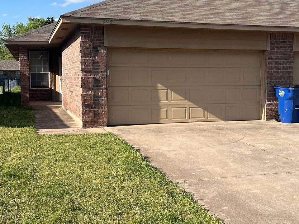 1st image of 909 W Griggs Way