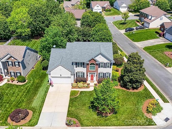3rd image of 6667 Kingbird Ct