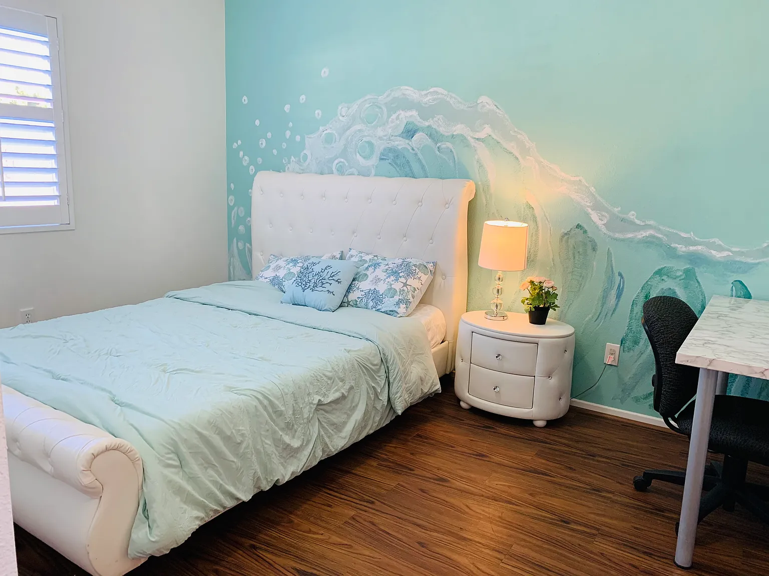 2 bed, 1100 sqft, $2,799 — Photo 3