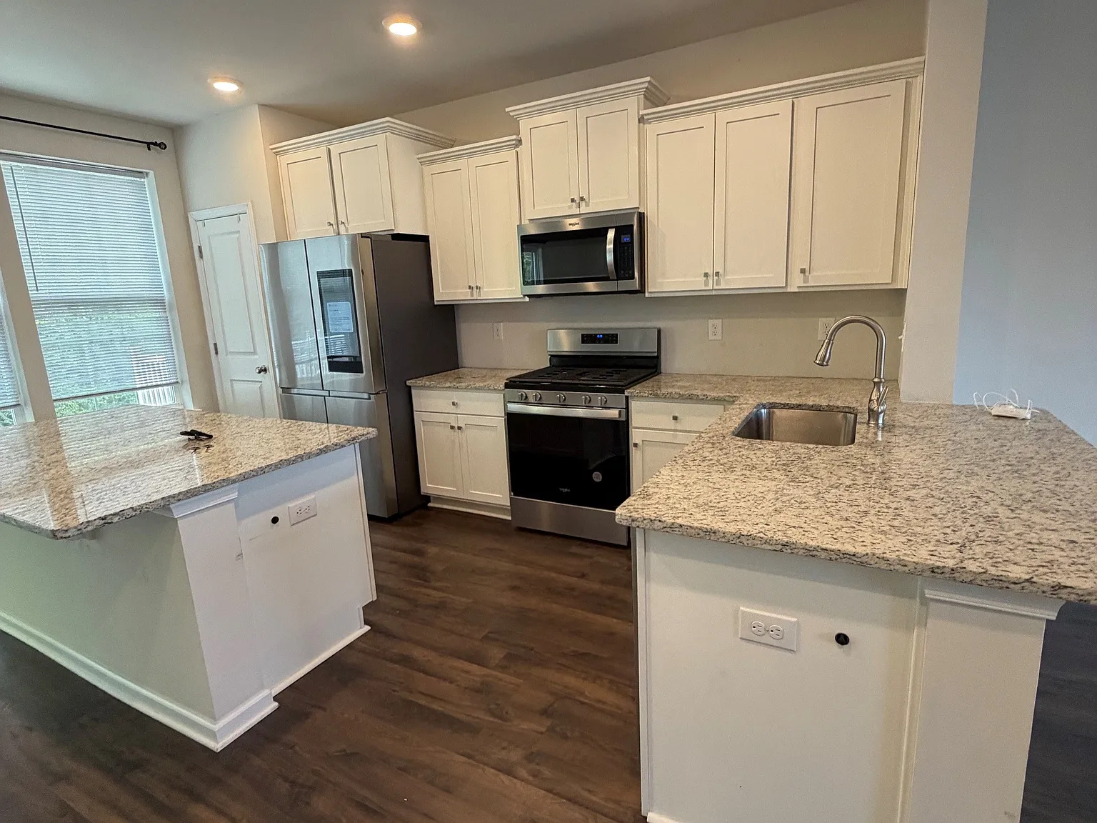 3 bed, 2.5 bath, 2232 sqft, $3,400 — Photo 4