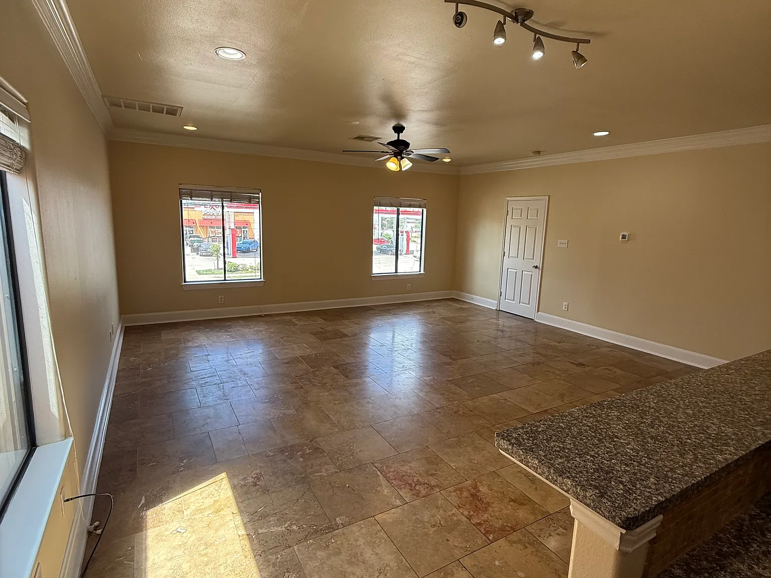 2 bed, 2.5 bath, 1440 sqft, $1,850 — Photo 3