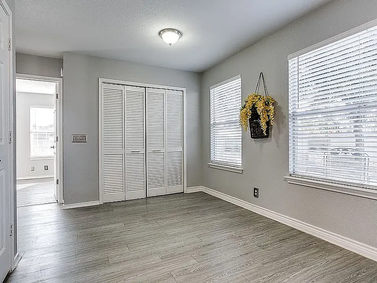 1200 Kenneys Way — Photo 14