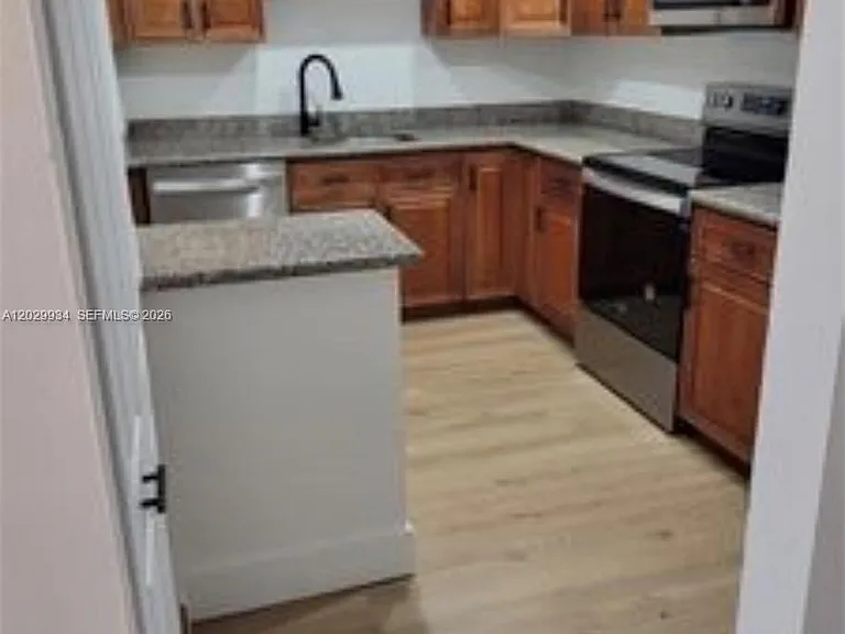 733 SE 1st Way #109 — Photo 3