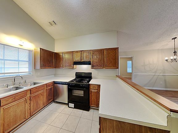 5th image of 1472 Cain Ct N