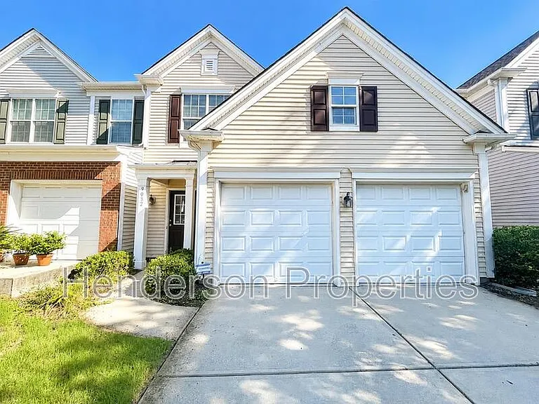 9032 Bishop Crest Ln — Photo 2