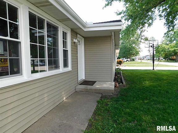 5th image of 110 Winston Ave