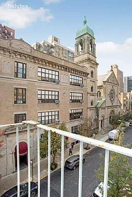 Sold by Sotheby's International Realty | media 7