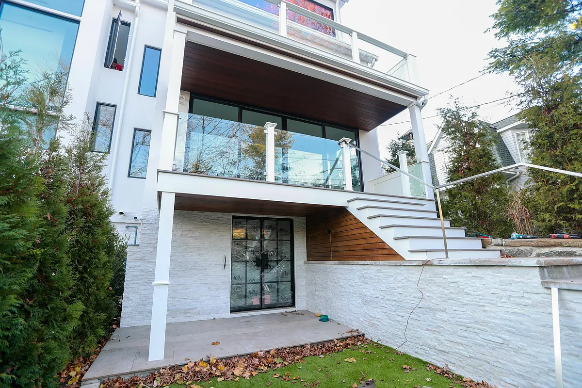 Building Photo - 56 Spring St #Townhouse 2