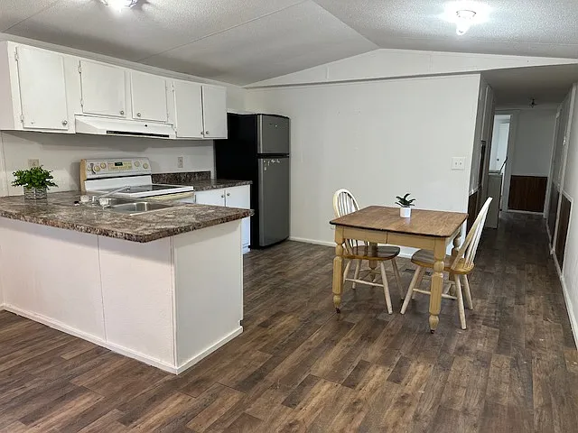 173 Robbins Ave — Photo 3