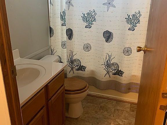 3rd image of 1213 N Windsurf Way