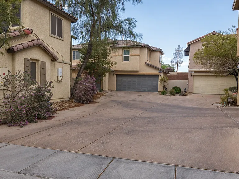 791 Sunrise Crossing St — Photo 3