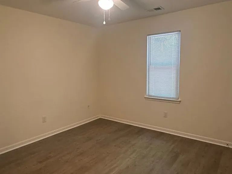 1120 Sweetwater Circle — Photo 13