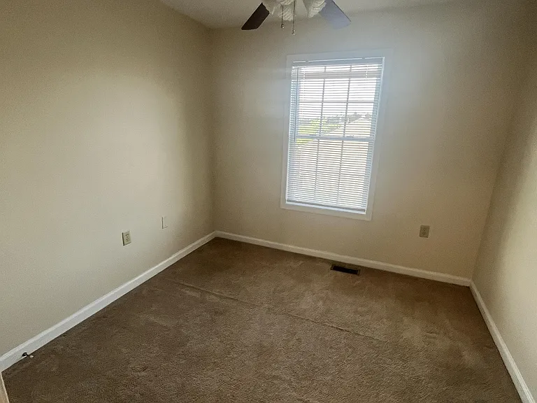 118 Myatt Ct — Photo 15