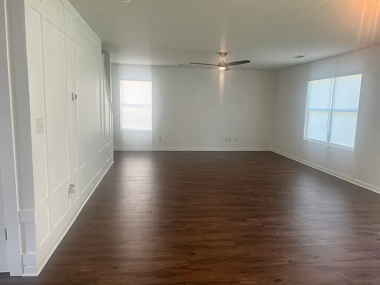 4599 Woodford Cir — Photo 6