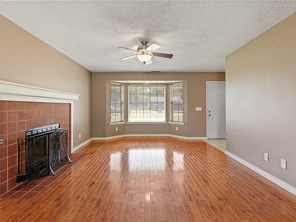 5th image of 1873 Rosewood Ln