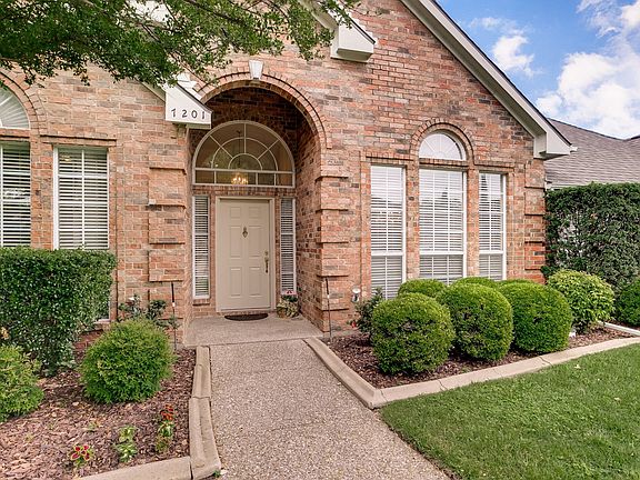 3rd image of 7201 Falcon Dr