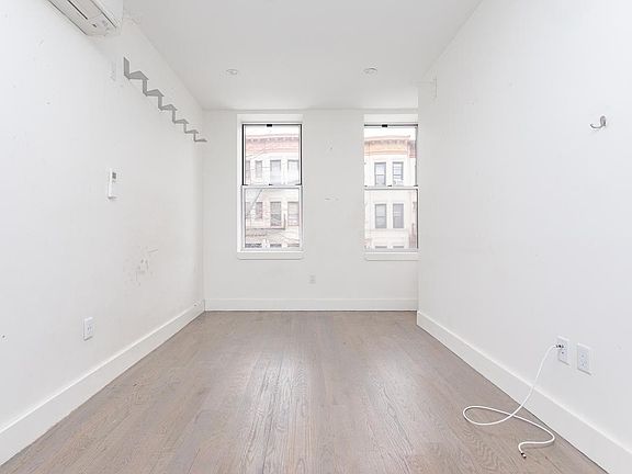 3rd image of 824 Lexington Ave APT 4I