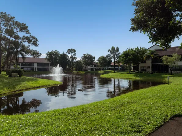3284 Jog Park Drive, Greenacres, FL 33467