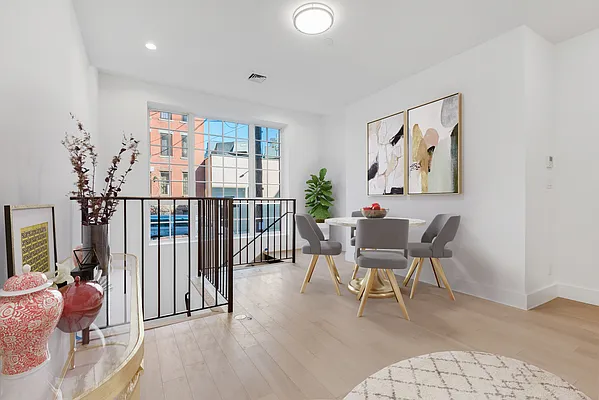 Sold by Modern Spaces | media 3