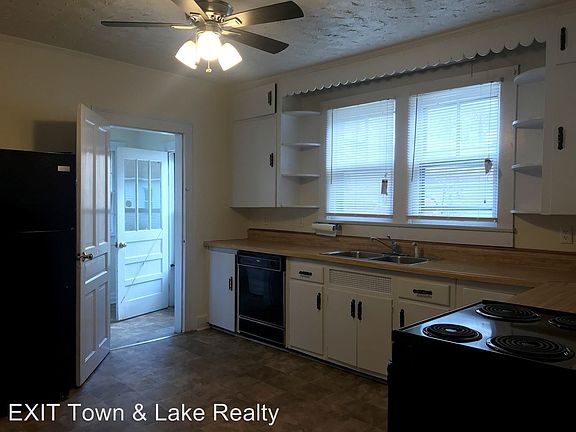 4th image of 313 Warren St