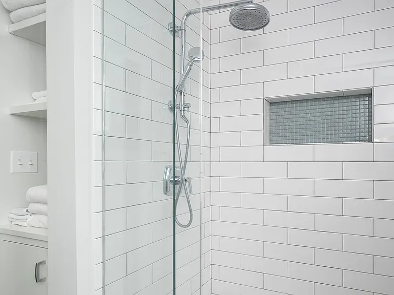 11 Beach Ave — Photo 16
