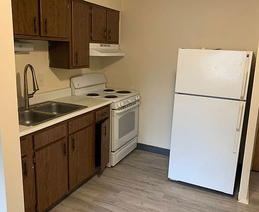 5th image of 425 Mill St APT 25
