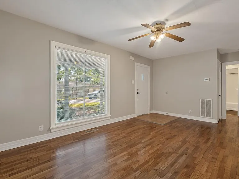102 Chitwood St — Photo 6