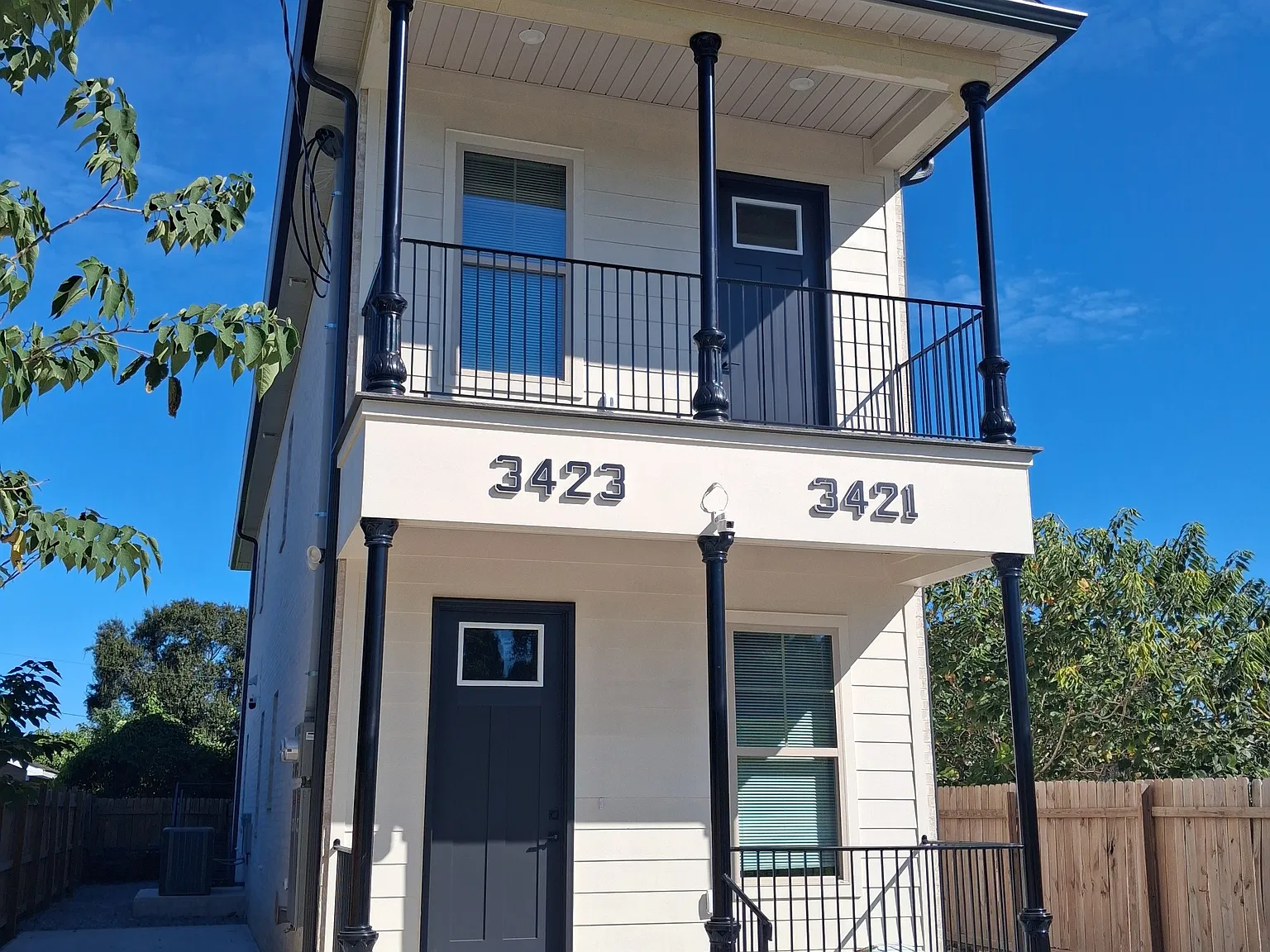 3 bed, 1300 sqft, $2,500 — Photo 2