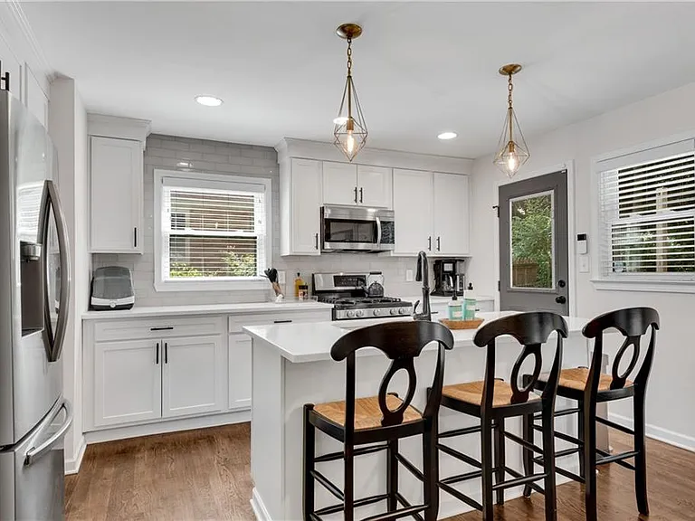 2481 McCurdy Way — Photo 3