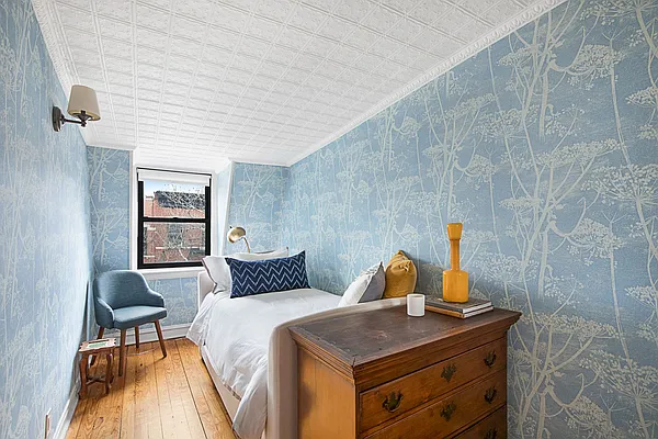 Sold by Compass | media 17